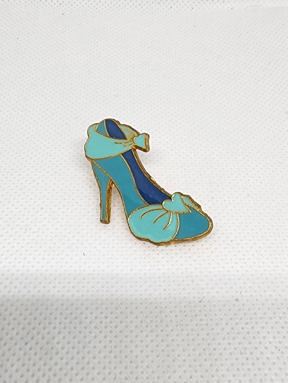 5/$25 Disney Princess Cinderella High Heel Glass Slipper Trading Pin
